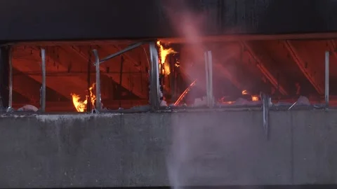 Building on fire Vídeos de archivo 194948739