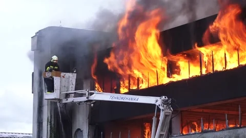 Building on fire Vídeos de archivo 194949750