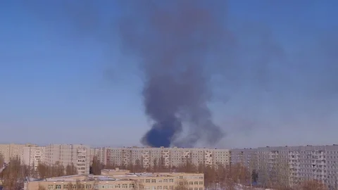Building on fire with smoke. Emergency. Arson building. 스톡 동영상 85439537