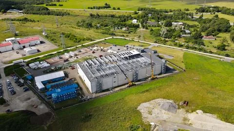 Building large data center infrastructure with rooftop cooling systems Stock Photos