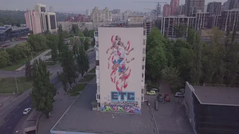 The building with a mural Video stock 146988513