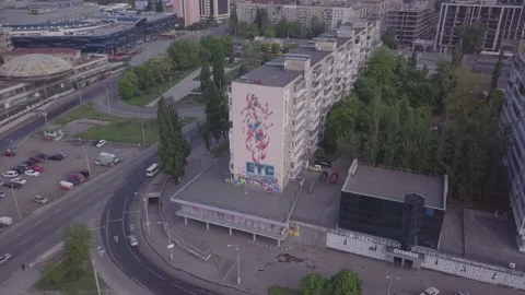 The building with a mural Video stock 146988539