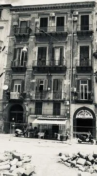 Building Naples windows-  High Resolution - Wall Art Foto stock