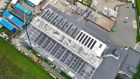 Building new artificial intelligence data center with rooftop cooling systems 写真素材