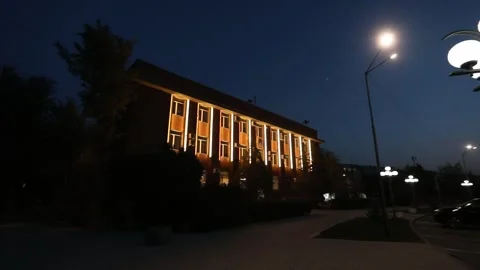 A building in the night 3 Video stock 323791180