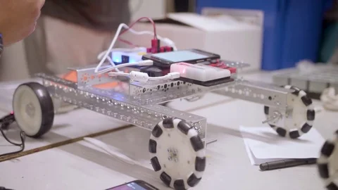 Building robot in classroom or lab Video stock 81203880