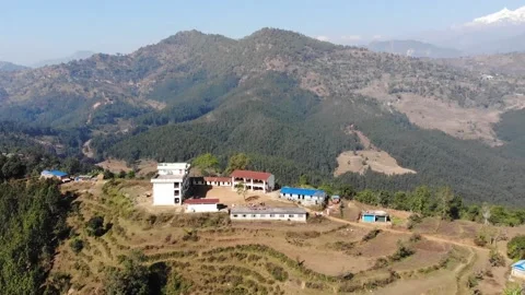 Building top of hill Stockbeeldmateriaal 170882768