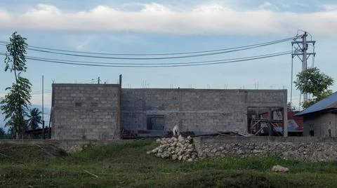 Building Under Construction with Power Lines Fotos de archivo