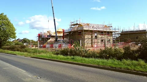 Building work taking place on a new estate in the UK 库存影片 252155615