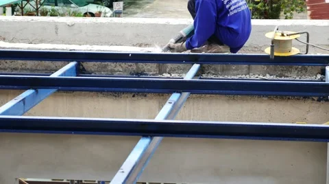 Building worker breaking concrete with sds chisel drill 動画素材 55729327