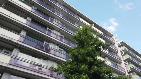 Buildings lookingupwards 動画素材 130876489