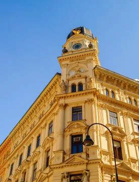 Buinding at Stephansplatz (Stephen's Square), a square at the geographical ce Stock Photos