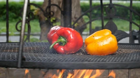 Bulgarian pepper on fire Stock-Footage 105398756