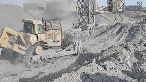 Bulldozer Moving Aggregate Materials for Screening at Lafarge Facility 4K 스톡 동영상 331503544