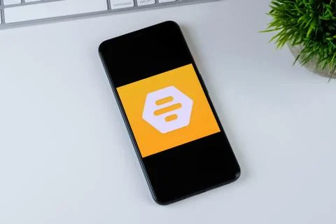 Bumble app logo on a smartphone screen Stock Photos