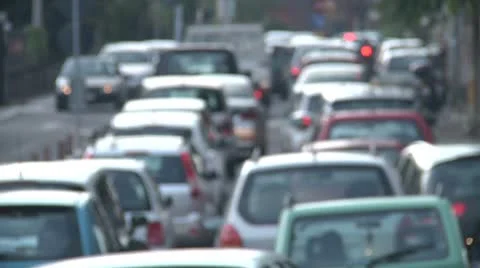Bumper to bumper slow traffic. Defocused. Видео 8914283