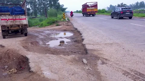 Bumpy Journeys Navigating India Rough Roads 스톡 동영상 326286384