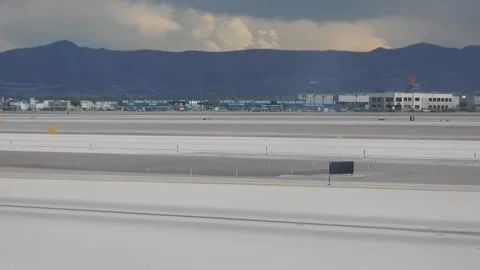 Bumpy Takeoff Experience at Las Vegas Airport During Cloudy Skies Video stock 316722630