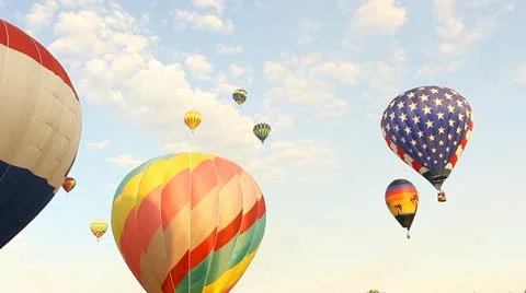 Bunch of balloons in the air Video stock 17895381