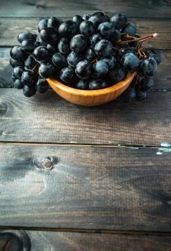 Bunch of black grapes 库存照片