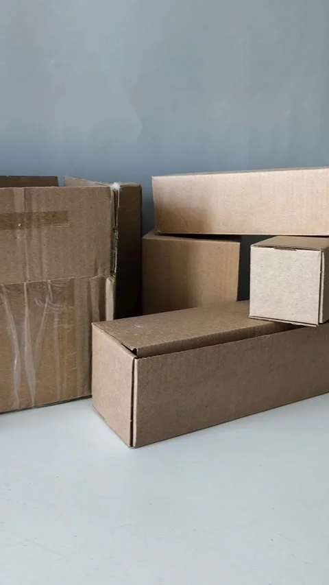 A bunch of cardboard boxes. Warehouse of goods, parcels. Logistics company Vidéo 330040075