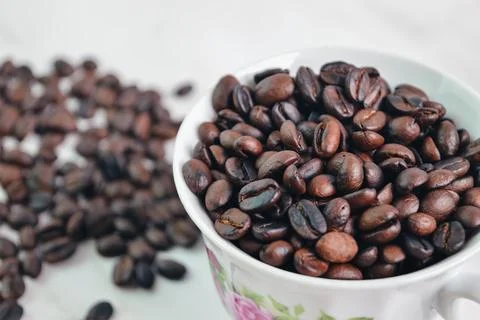 Bunch of coffee bean brown roasted isolated on a white background Foto stock