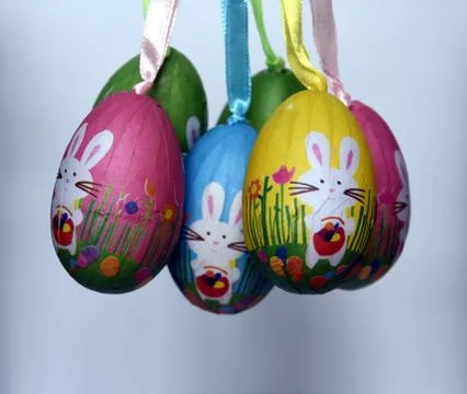 Bunch of colourful panted plastic easter eggs Foto stock