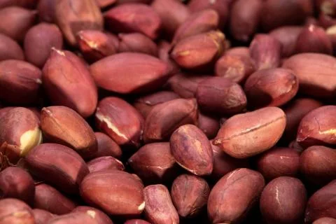 A bunch of red peanuts. natural nuts Foto stock