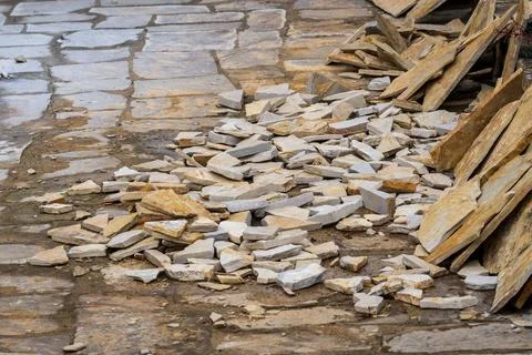 Bunch of rocks on the floor during the construction process Stock-Fotos