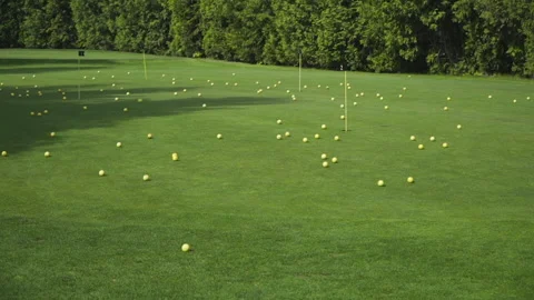A bunch of yellow golf balls 스톡 동영상 155363452