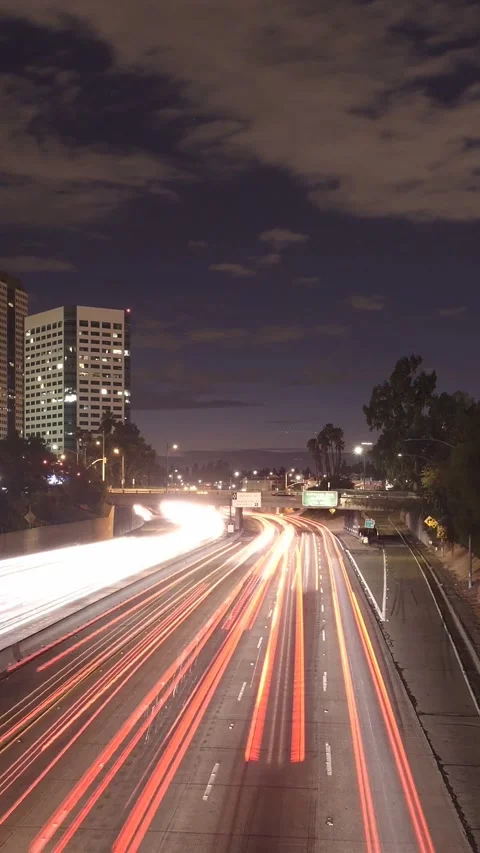 Burbank Riverside Drive media studio district 134 timelapse, cloudy sunset 스톡 동영상 342669414