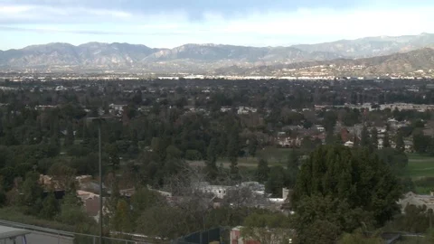 Burbank valley panoramic view to Warner Bros. studios 库存影片 75324871