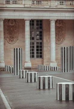 The Burens Columns (the two trays) installed in the Honor courtyard of the .. Stock-Fotos