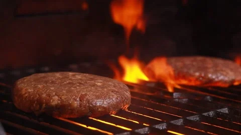 Burger barbecue in 4K Stock-Footage 267732378