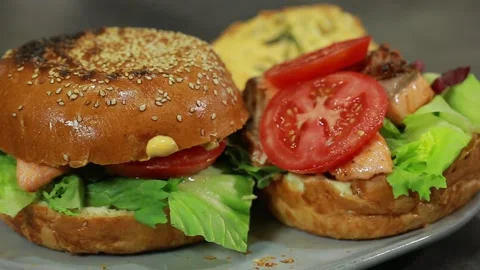 Burger closeup Vidéo 140540317