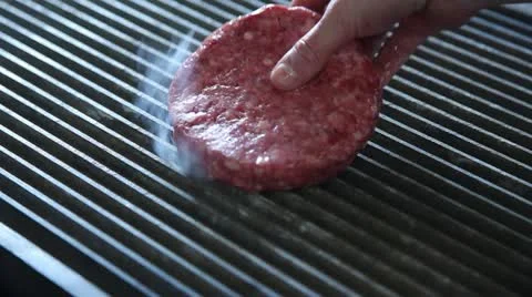 Burger on gridlde  Stock Footage 21014899
