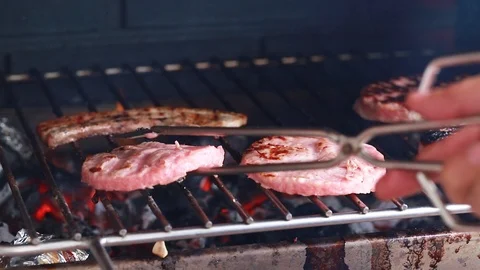Burger meat on grill Video stock 91724394