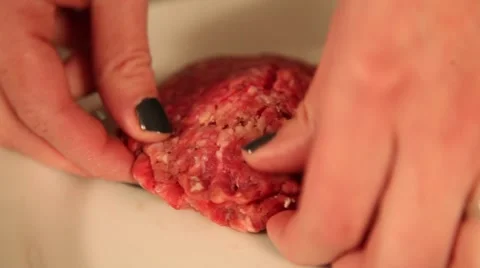 Burger stuffed patty Vídeos de archivo 51687262