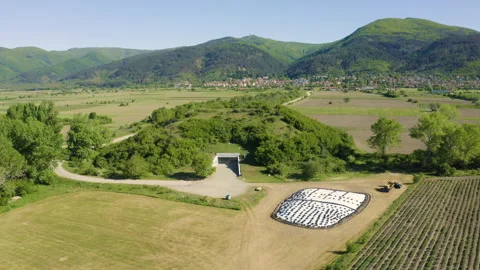 Burial Grounds Vídeo Stock 304879437