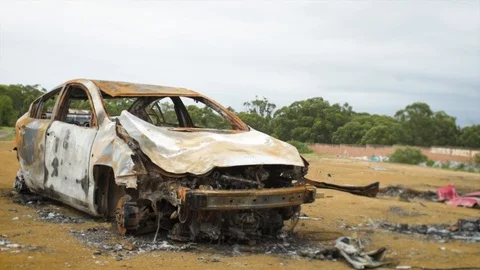 Burn out car in ruins Video stock 91600524