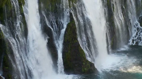 Burney Falls, McArthur-Burney Falls Memorial State Park 스톡 동영상 8564663