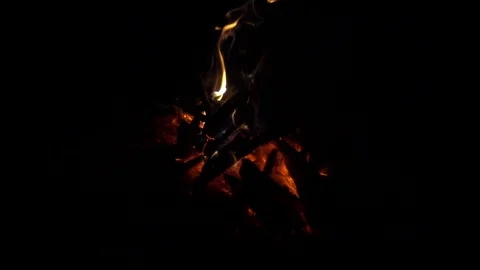 Burning bonfire at night, slow motion, full hd video footage Video stock 85126751
