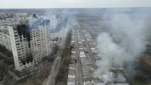 Burning buildings after explosions. War footages. Ukraine Russia war. Vídeo Stock 187791994