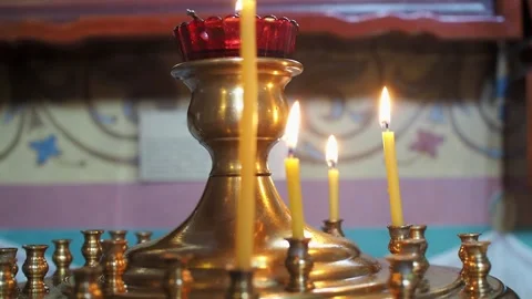 Burning candles in the church Stock-Footage 280269524