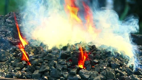 Burning coal fire red hot coals close-up in 4k HD 库存影片 334651774