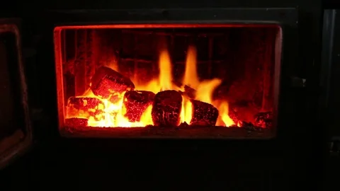 Burning coal. Vídeo Stock 71466969