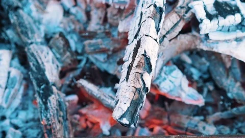 Burning coals, Glowing Charcoal Background 스톡 동영상 77651795
