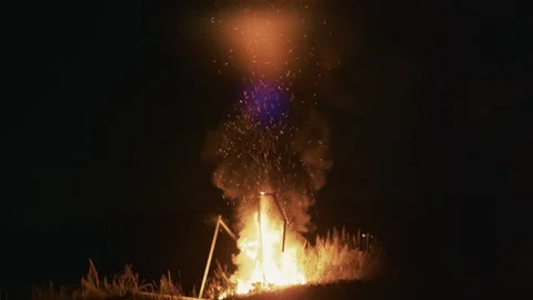 Burning Figure Ashes at Night 库存影片 345431038