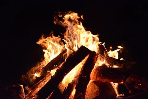 Burning fire on a summer evening screen saver for the monitor Foto stock