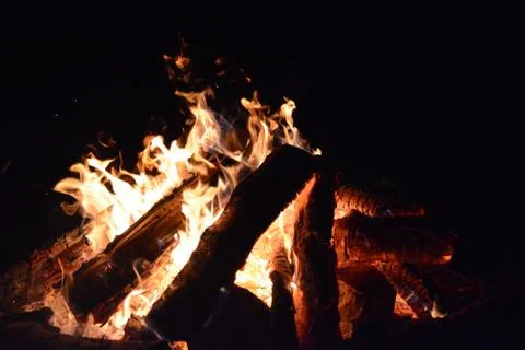 Burning fire on a summer evening screen saver for the monitor Foto stock